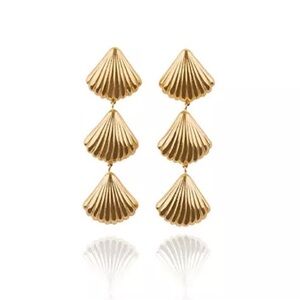 Shell Drop Aroma Earrings Seashell Beauty